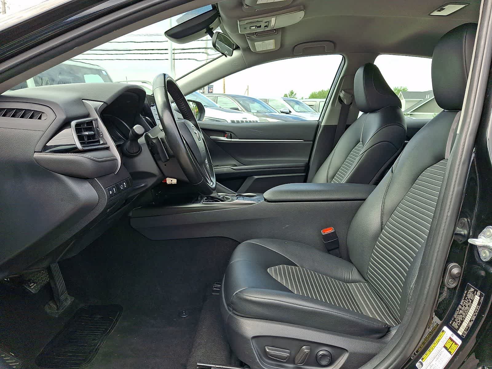 Used 2023 Toyota Camry SE FWD image 14