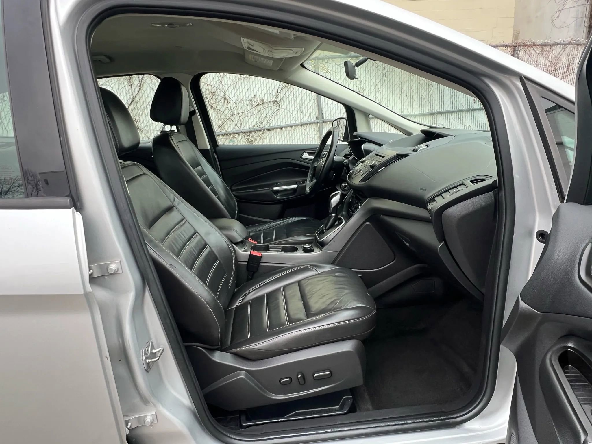 Used 2017 Ford C-MAX SE w/ Equipment Group 202A image 31