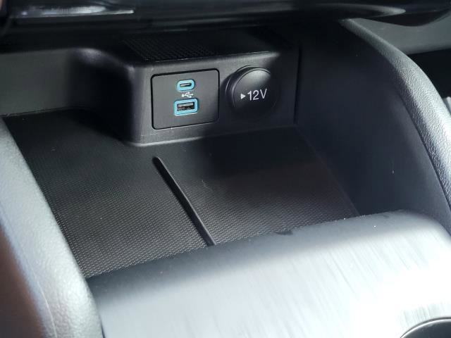 Used 2023 Ford Escape SE image 30