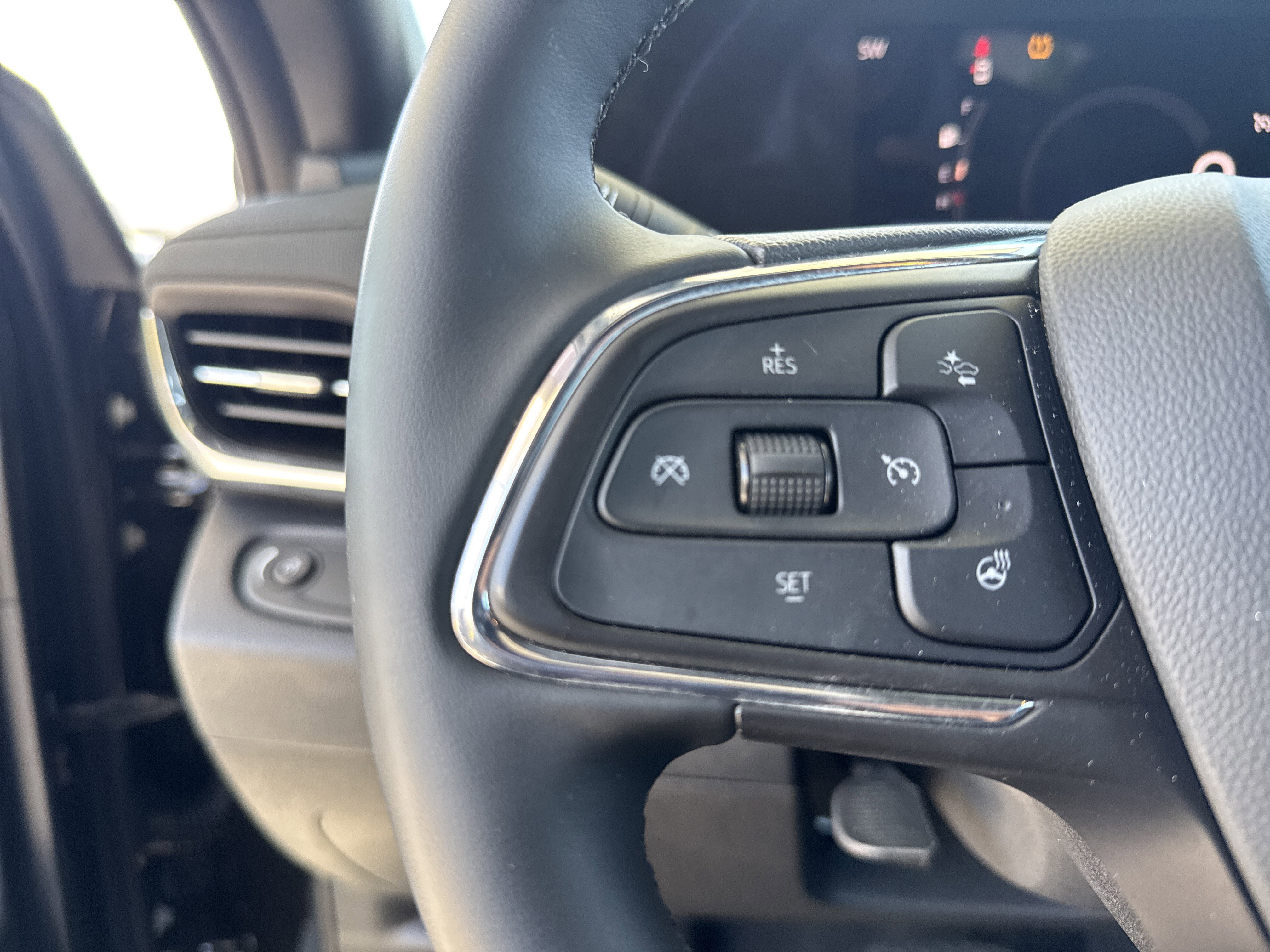 Used 2025 Buick Envista Preferred w/ Convenience I Package image 19