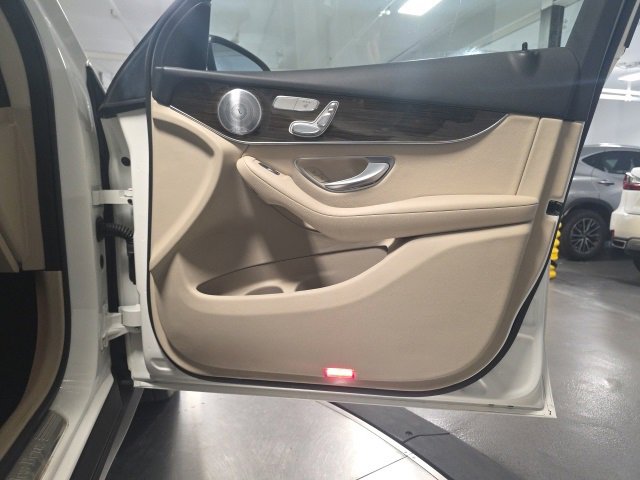 Used 2018 Mercedes-Benz GLC 300 4MATIC image 25