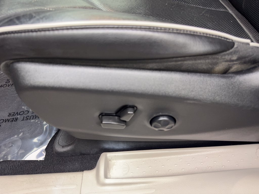 Used 2022 Chrysler Pacifica Limited FWD image 33