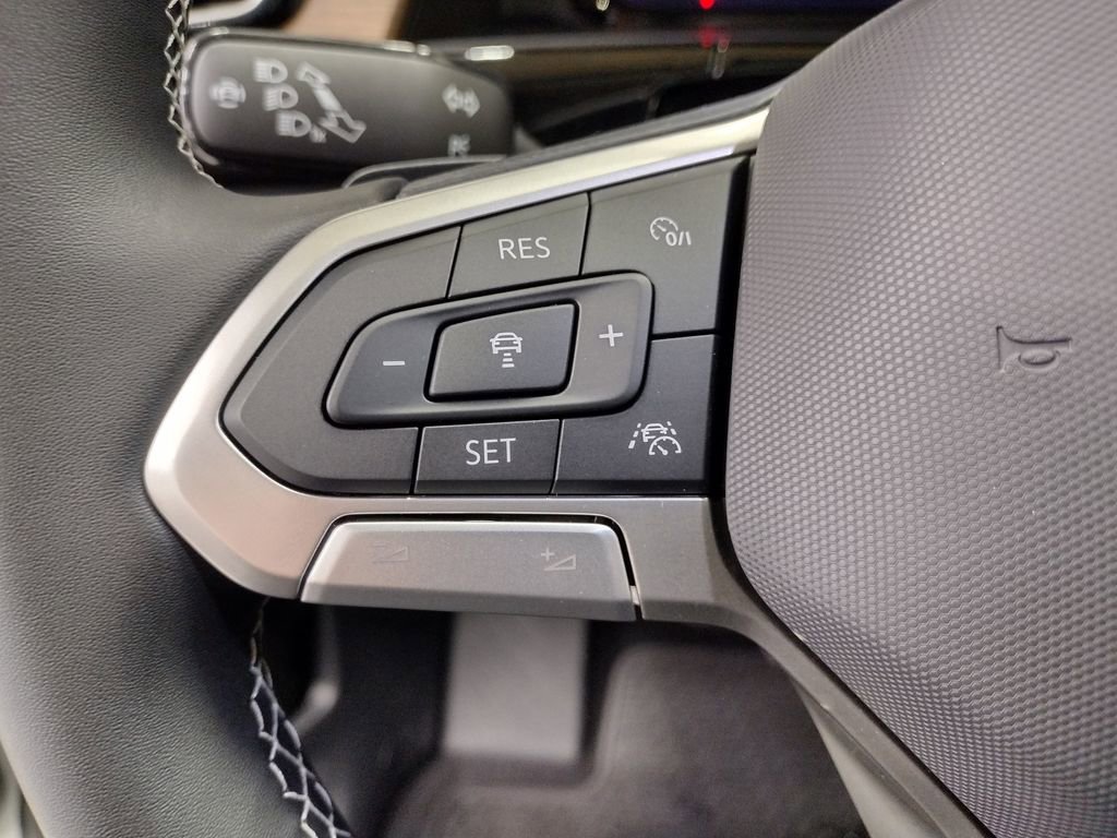 New 2026 Volkswagen Atlas SE image 30