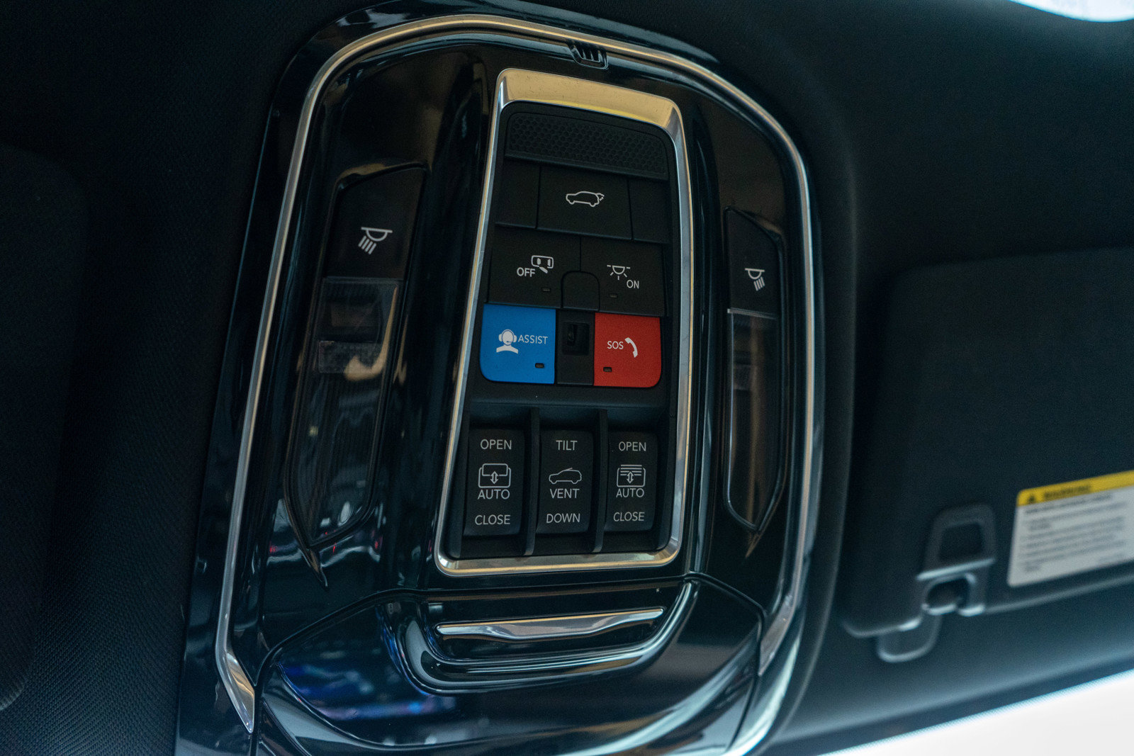 Used 2022 Jeep Grand Cherokee L Summit w/ Luxury Tech Group V image 24