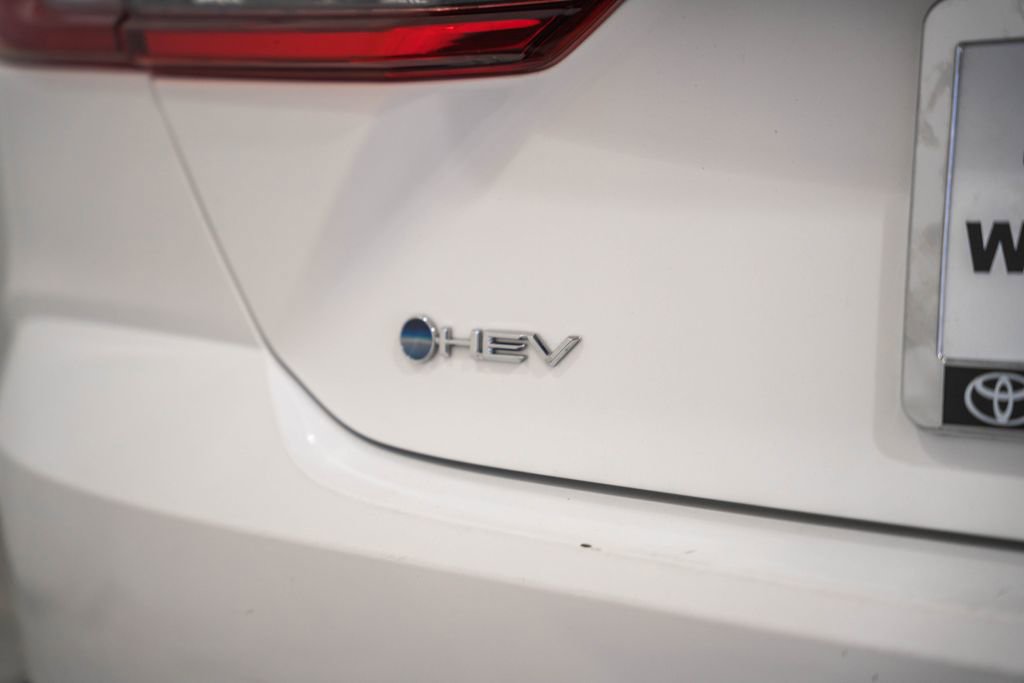 Used 2025 Toyota Camry SE image 8