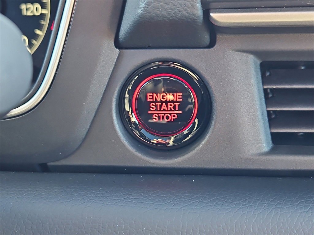 New 2025 Honda Pilot Touring image 16