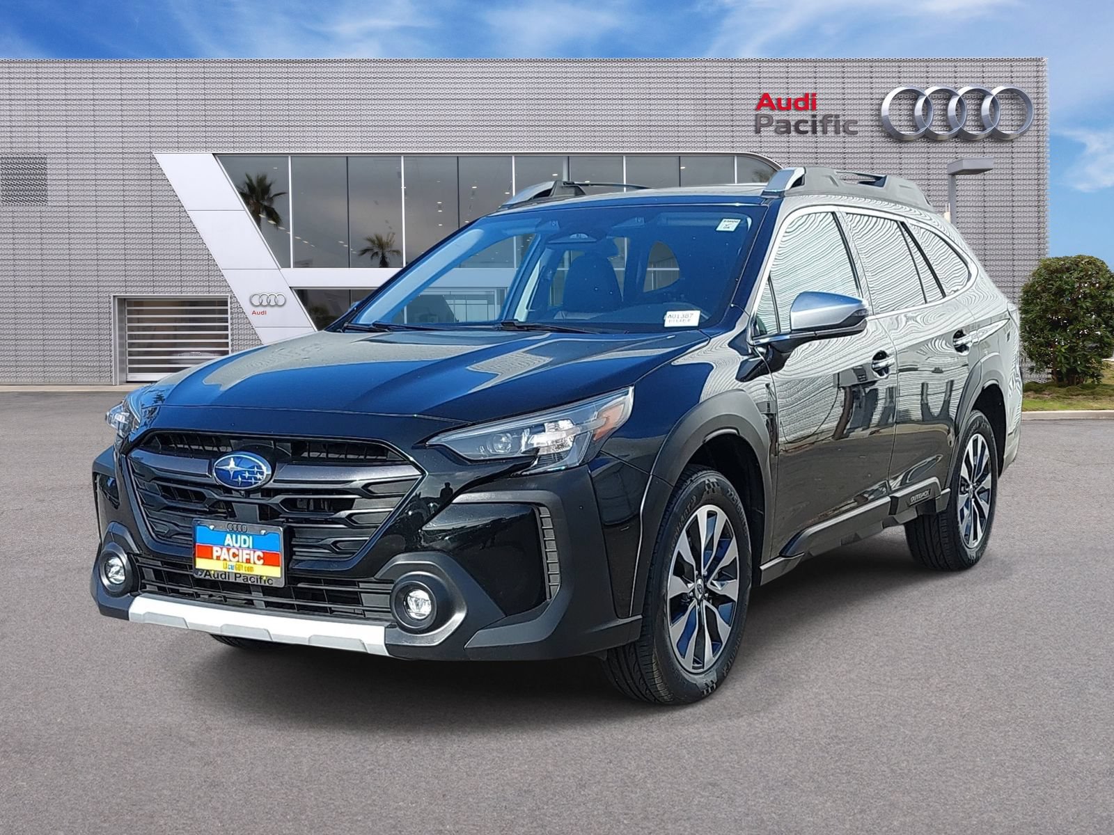 Used 2023 Subaru Outback Touring XT w/ Tech Package 2 AWD/4WD video 1