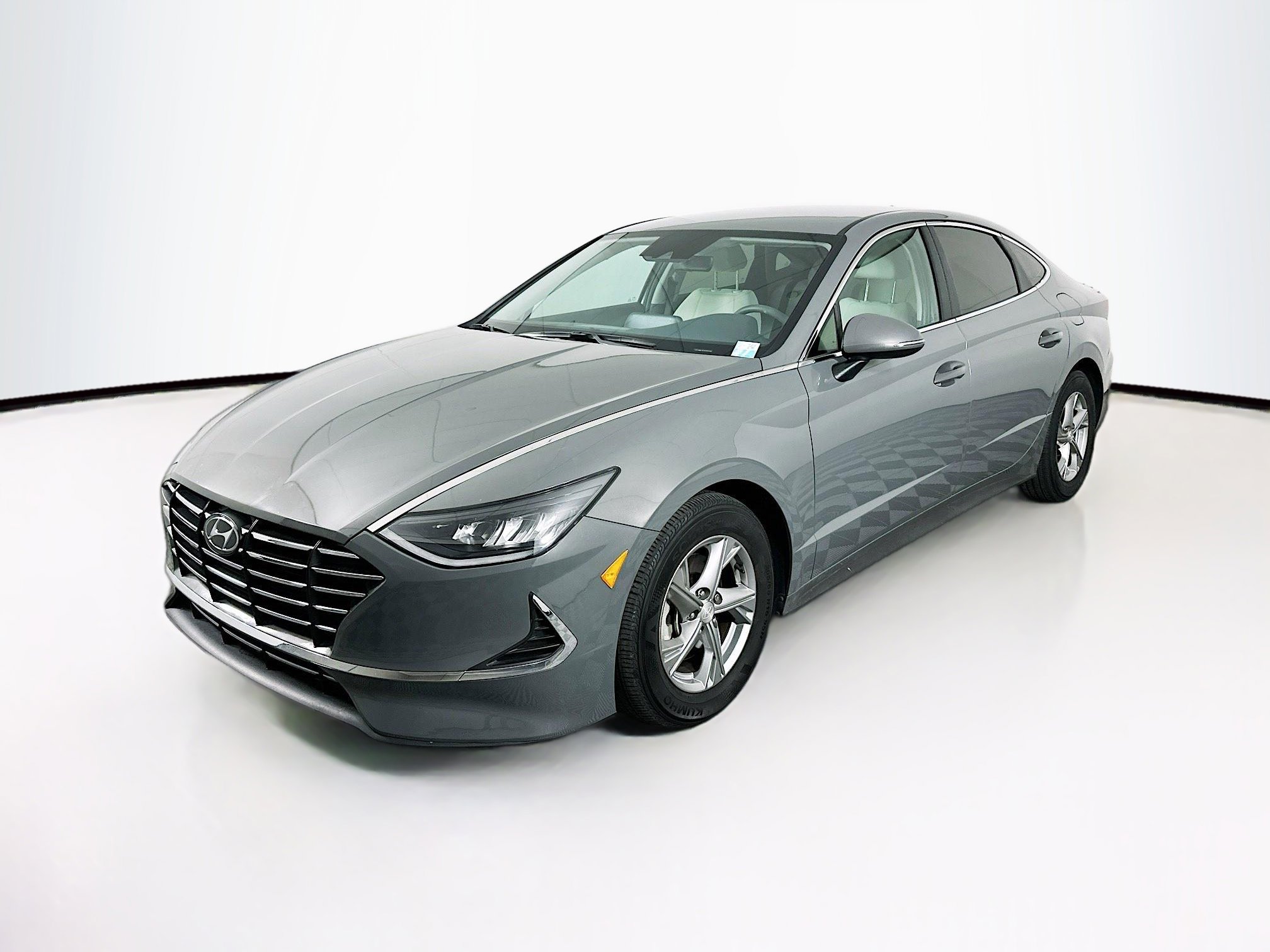Used 2023 Hyundai Sonata SE w/ Cargo Package image 3