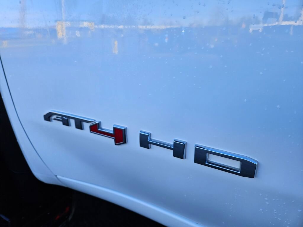 Used 2024 GMC Sierra 3500 AT4 w/ AT4 Premium Plus Package image 11
