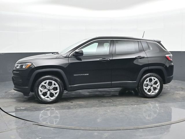 Used 2025 Jeep Compass Sport w/ Mopar Graphics Package AWD/4WD image 10