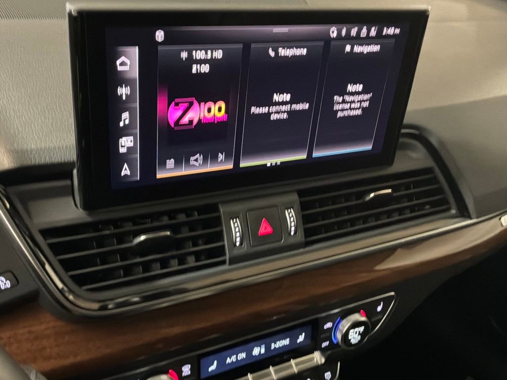 Used 2023 Audi Q5 e Premium w/ Convenience Package image 3