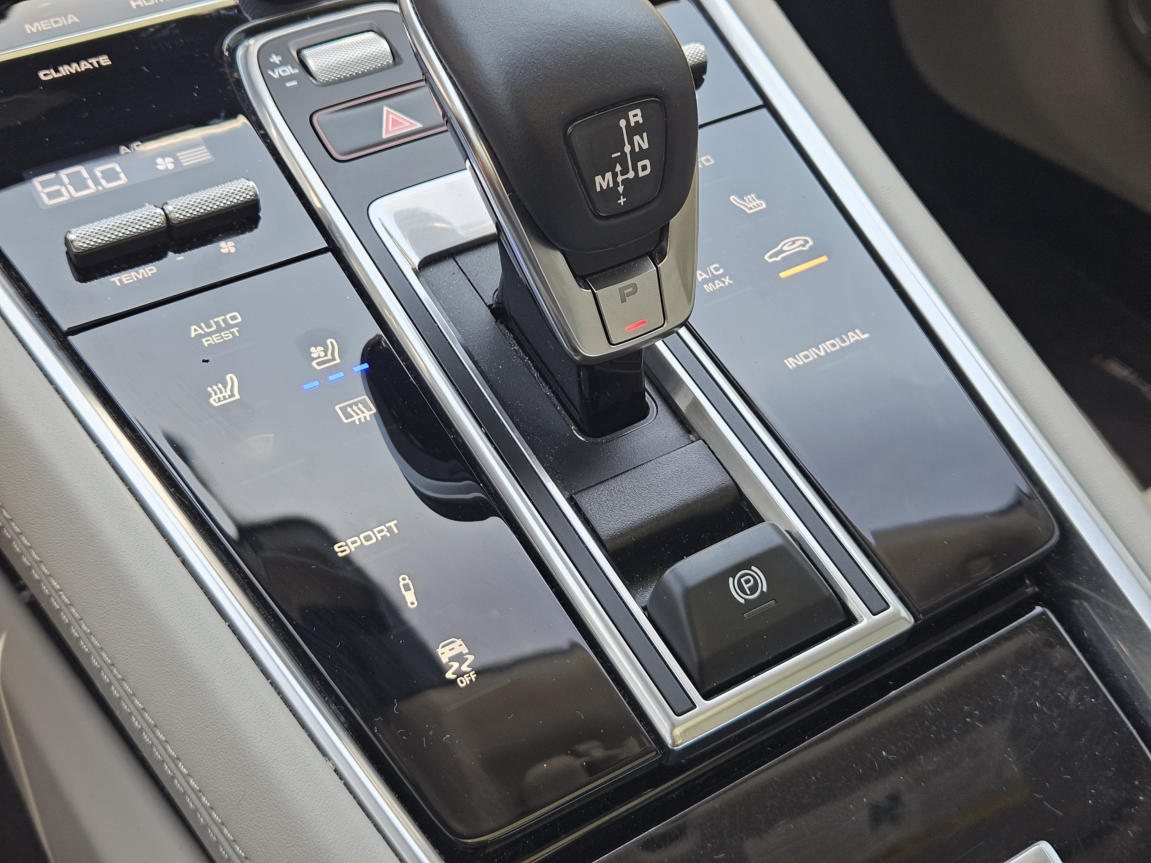 Certified 2023 Porsche Panamera 4S AWD/4WD image 21