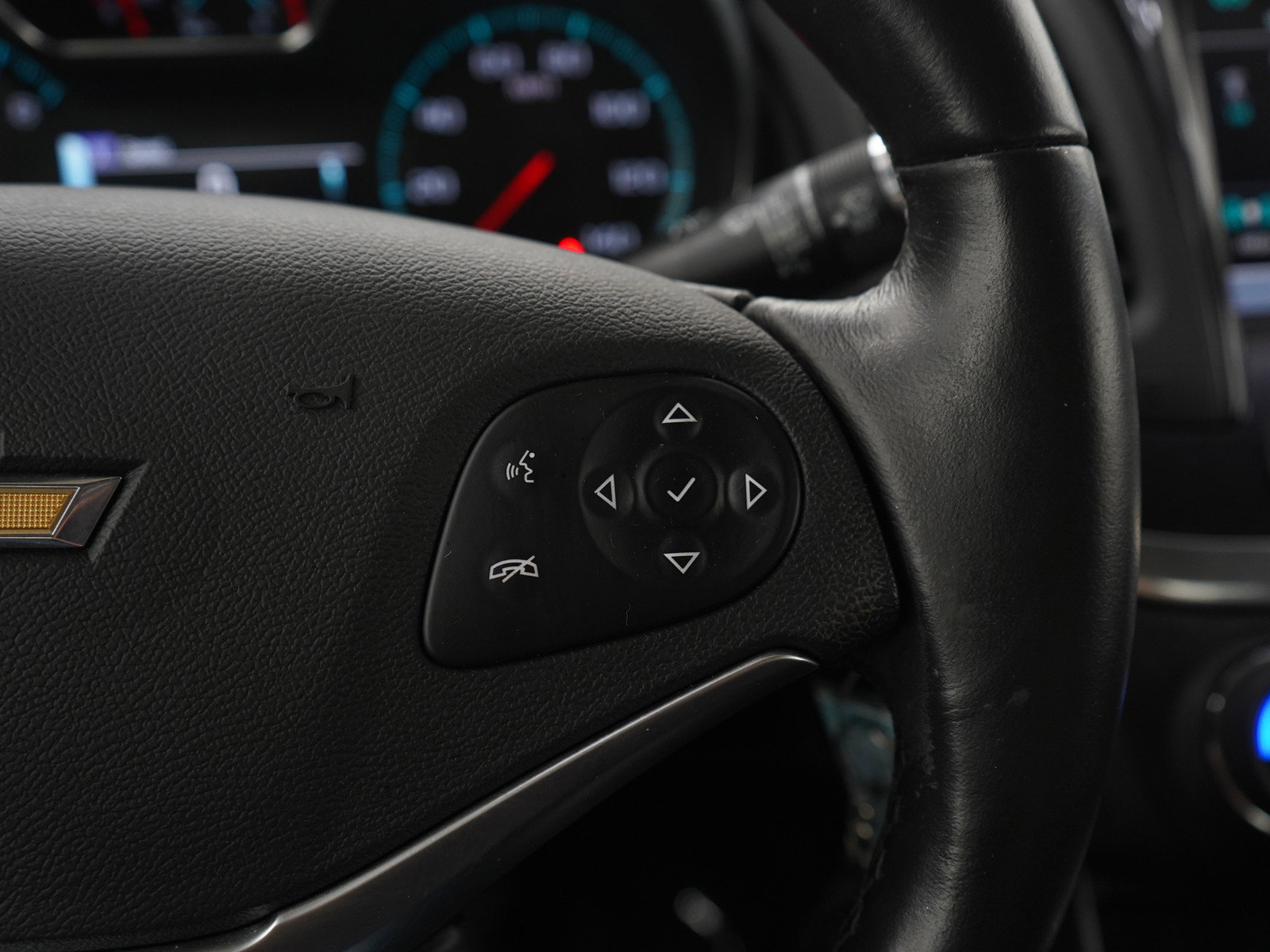 Used 2017 Chevrolet Impala LT FWD image 24