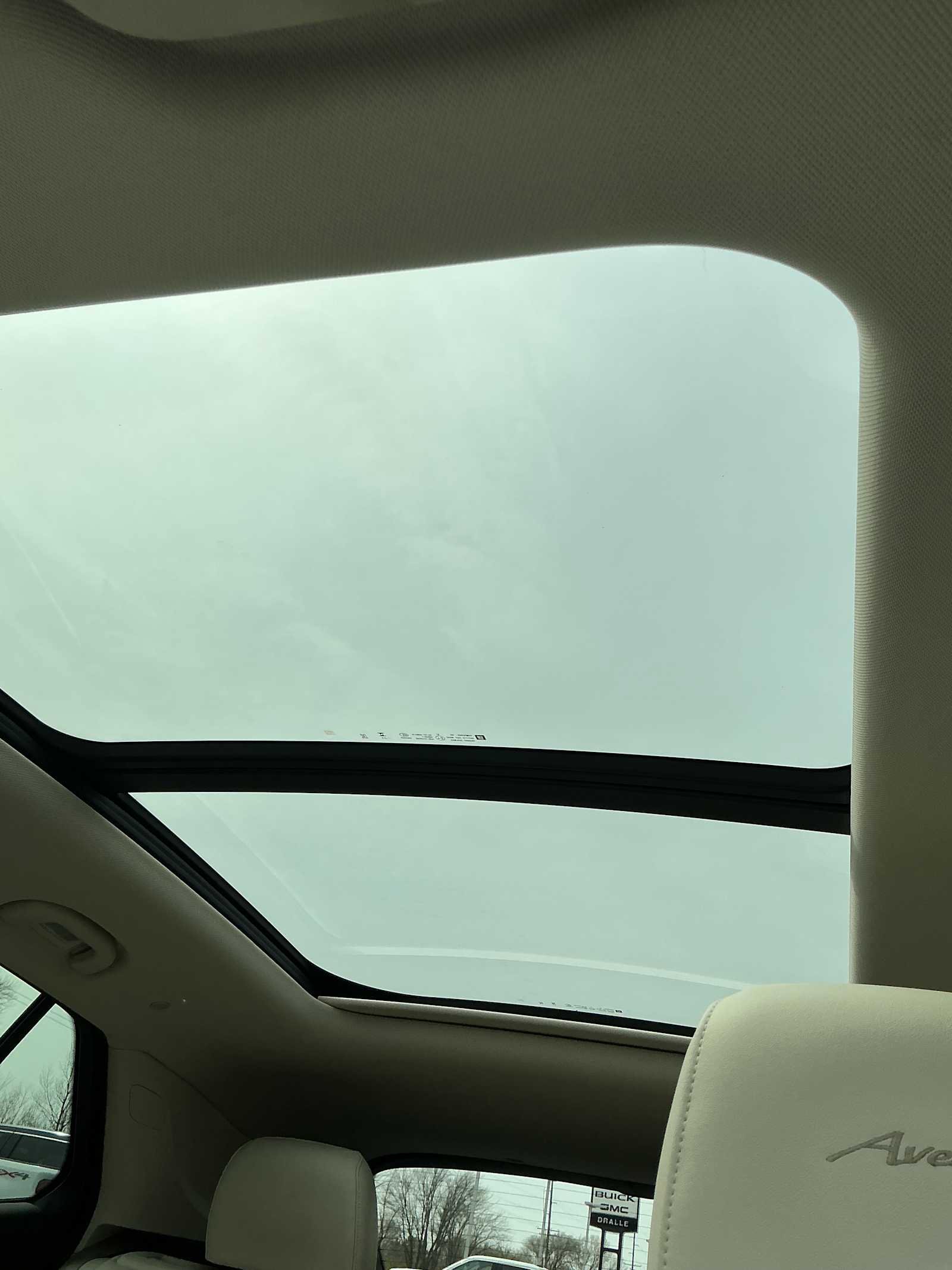 Used 2023 Buick Envision Avenir image 33