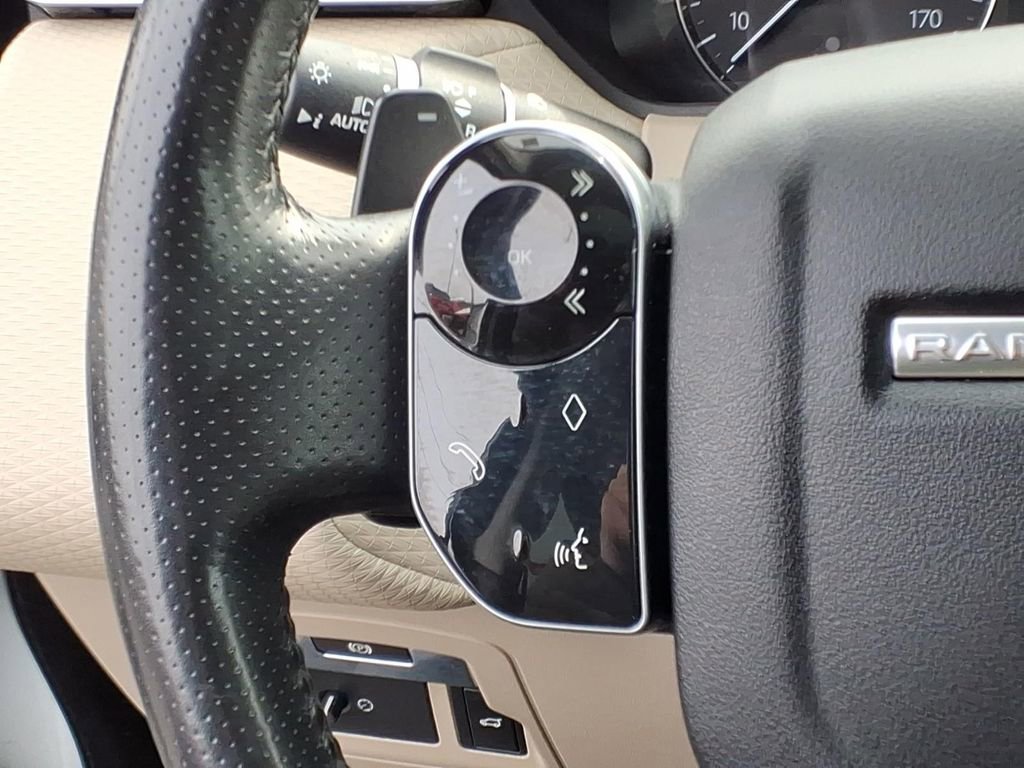 Used 2020 Land Rover Range Rover Velar S image 21