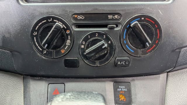 Used 2019 Nissan NV200 S image 30