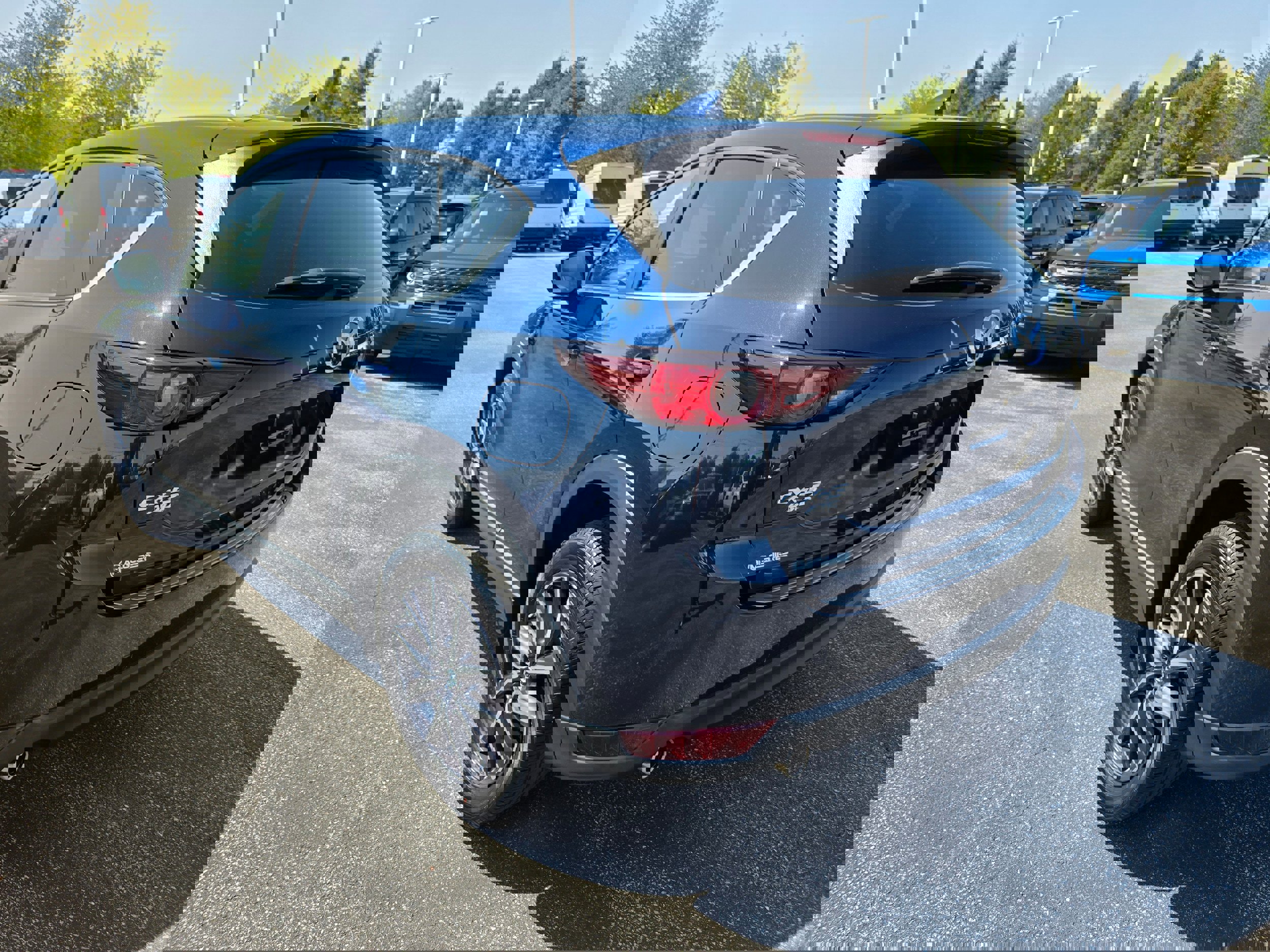 Used 2018 MAZDA CX-5 Touring w/ Preferred Equipment Package AWD/4WD image 3