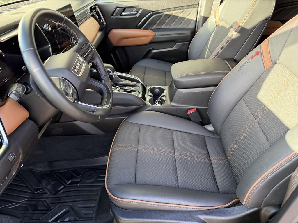 Used 2024 GMC Canyon AT4 image 7