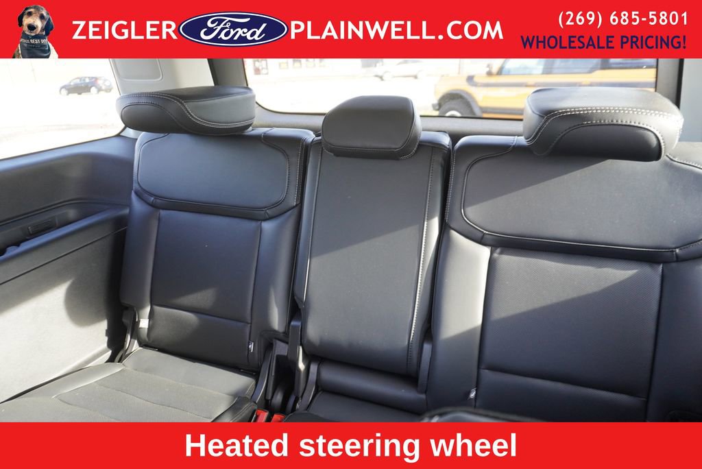Used 2025 Ford Expedition Platinum image 18