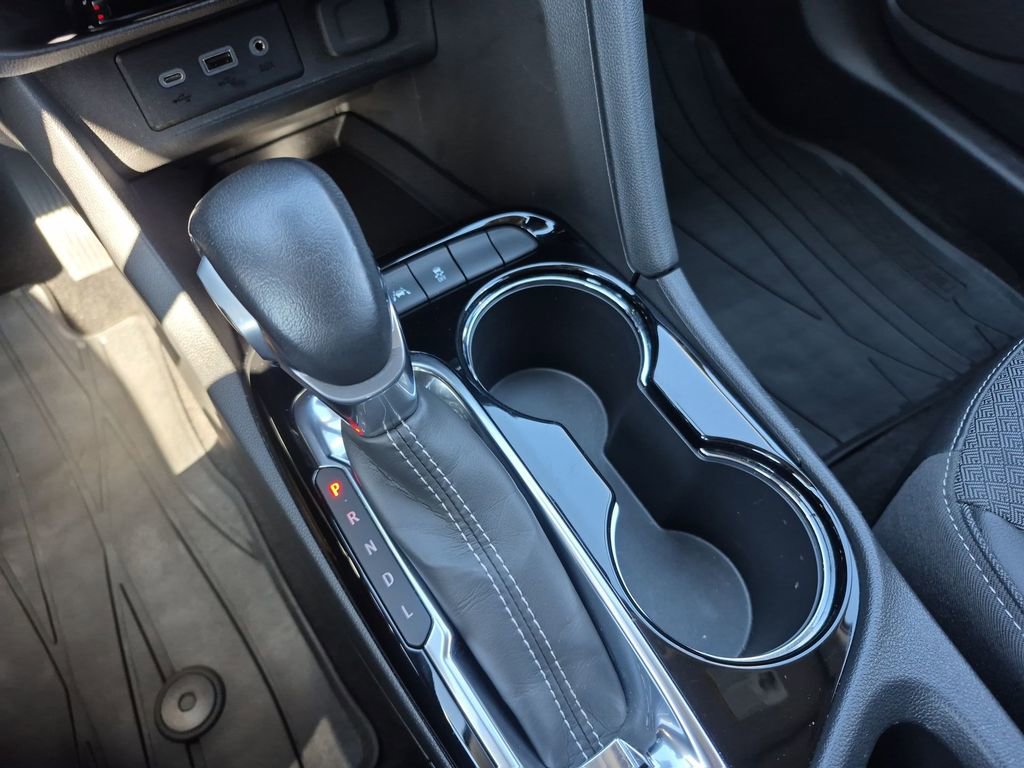 Certified 2022 Buick Encore GX Select w/ Sport Touring Package image 19