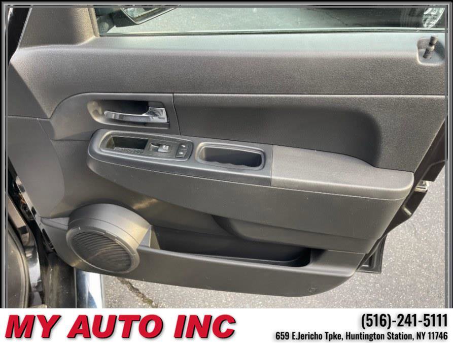 Used 2012 Jeep Liberty Sport image 27