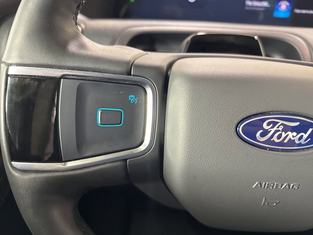 Used 2025 Ford Expedition Active AWD/4WD image 24