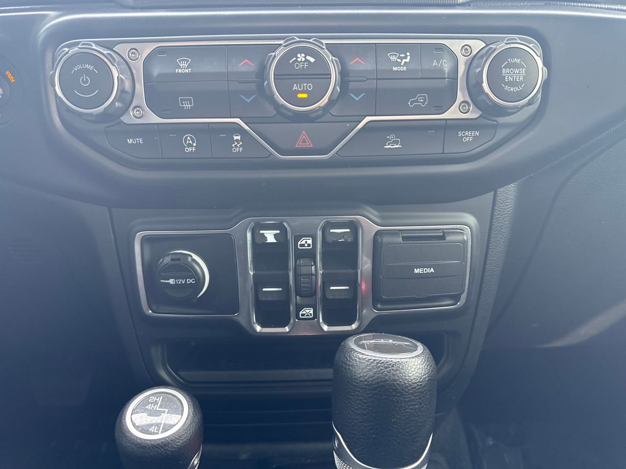 Used 2021 Jeep Gladiator Sport image 30