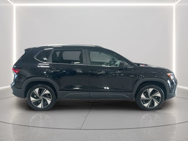 New 2026 Volkswagen Taos SE AWD/4WD image 7