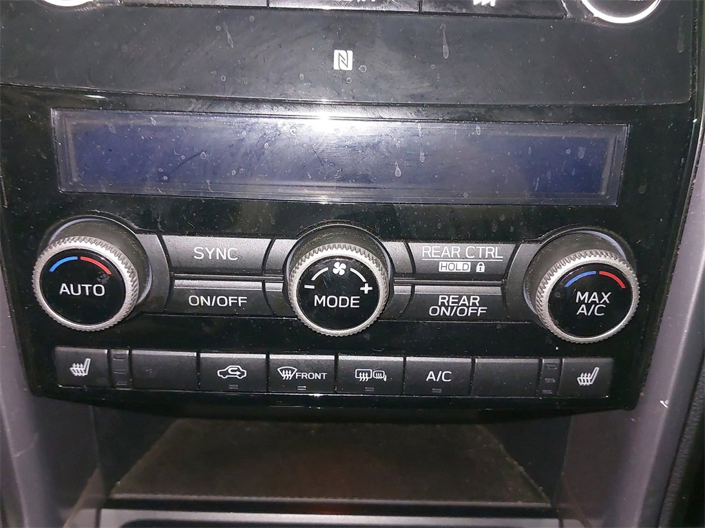 Used 2022 Subaru Ascent Limited w/ Technology Package image 25