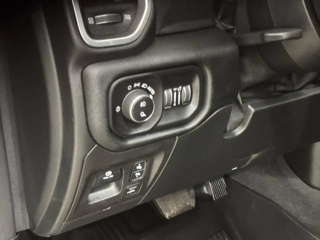 Used 2022 RAM 1500 Laramie AWD/4WD image 36