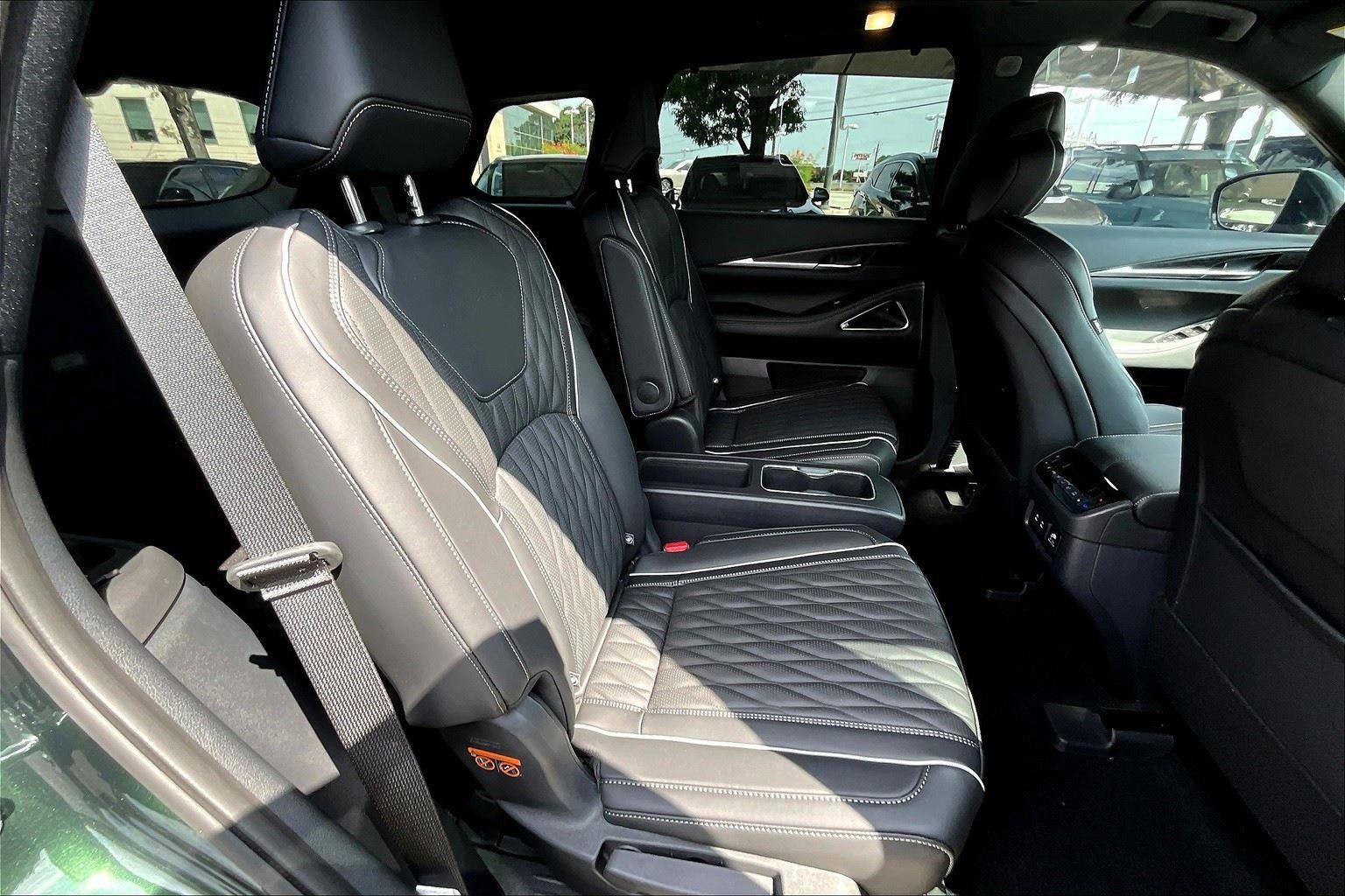 New 2026 INFINITI QX60 Autograph image 18