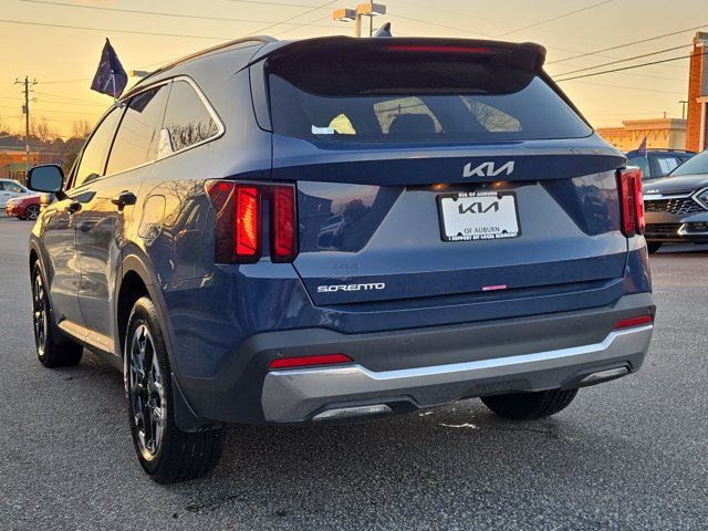 Used 2025 Kia Sorento S w/ Panoramic Sunroof Package FWD image 8