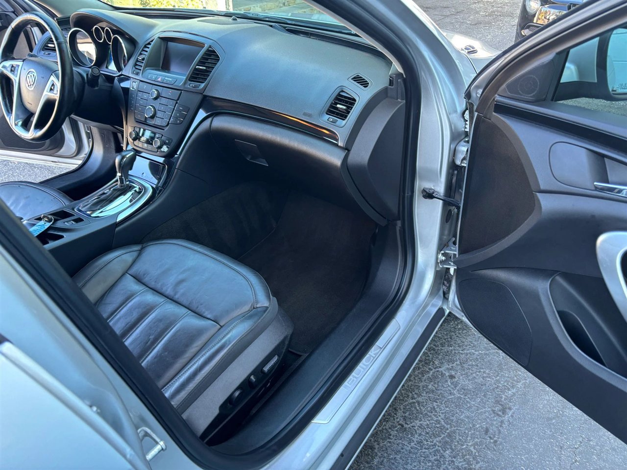 Used 2013 Buick Regal Premium image 10