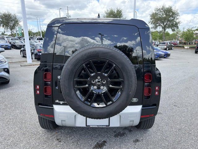 Used 2023 Land Rover Defender 110 S AWD/4WD image 3