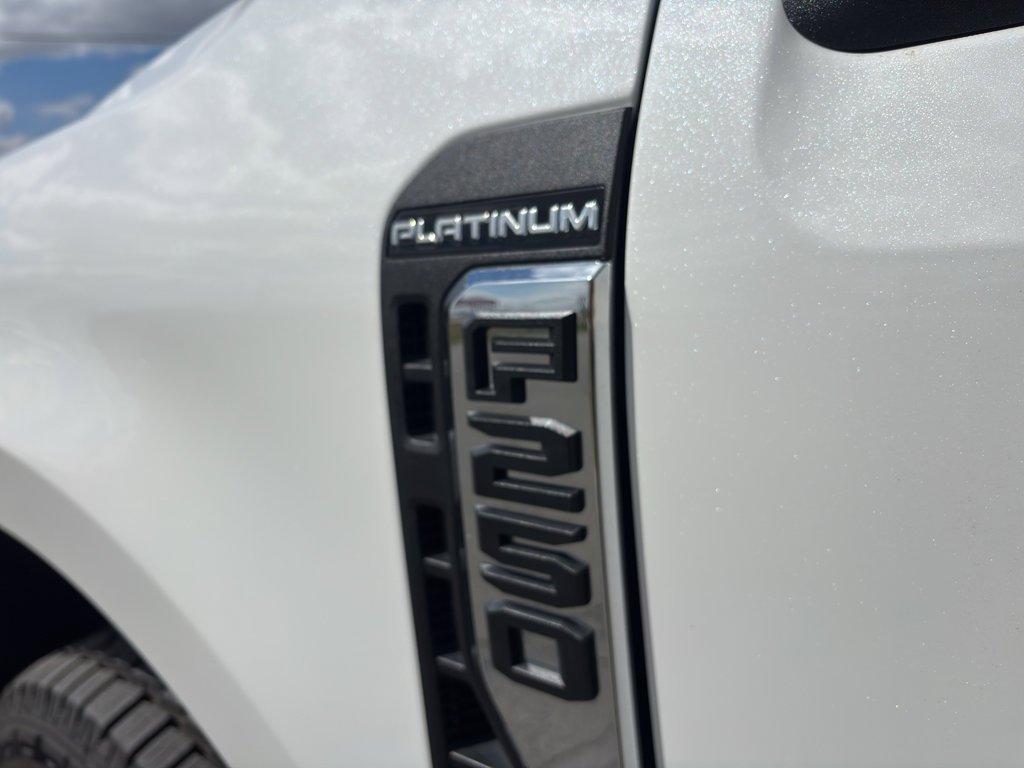 Used 2023 Ford F250 Platinum AWD/4WD image 9