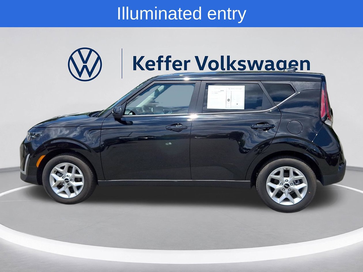 Used 2025 Kia Soul LX w/ LX Technology Package FWD image 7