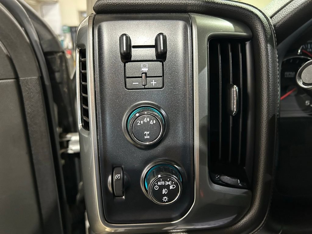 Used 2019 Chevrolet Silverado 2500 LTZ w/ LTZ Plus Package AWD/4WD image 19