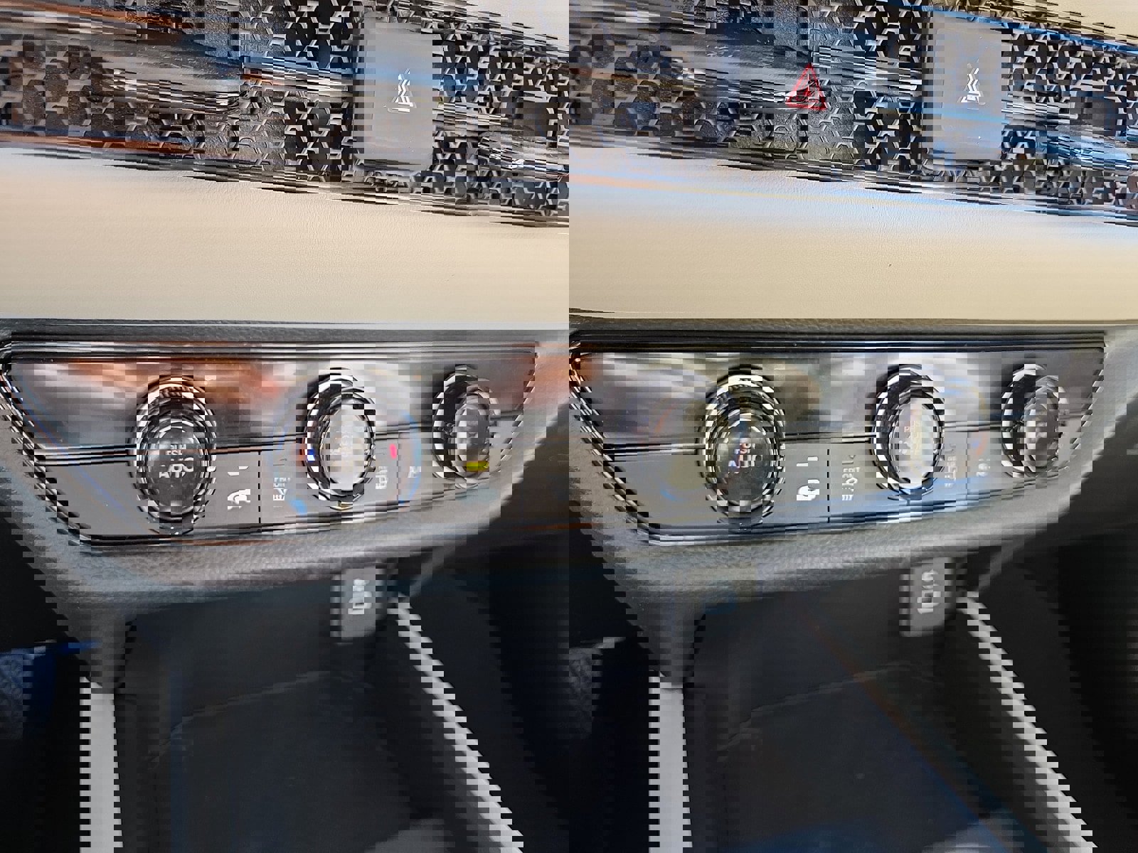 Used 2023 Honda HR-V LX image 16