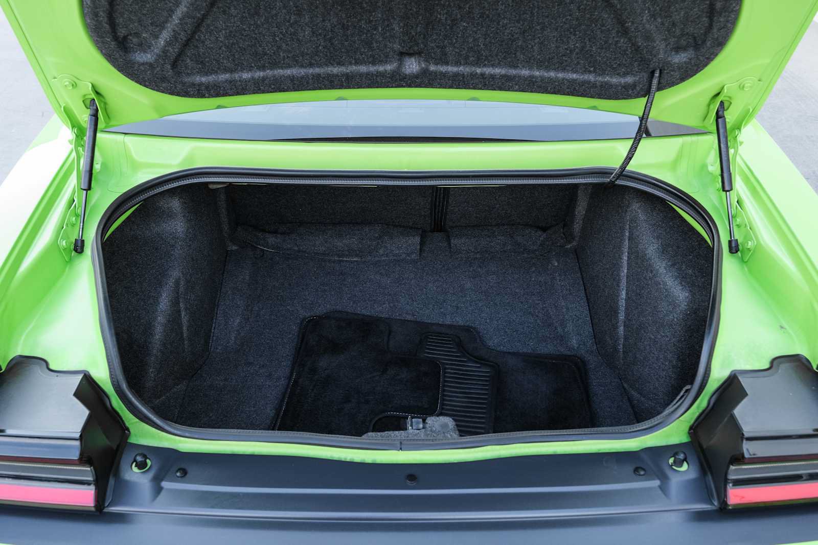 Used 2015 Dodge Challenger SRT Hellcat RWD image 50