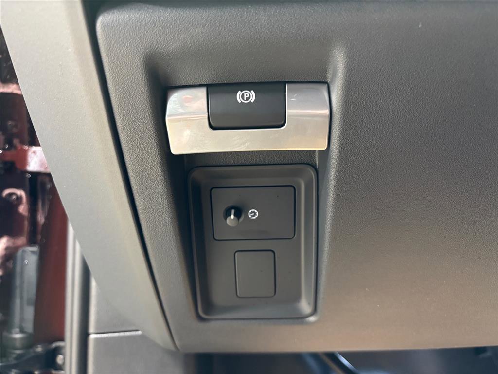 New 2026 Land Rover Defender 130 X-Dynamic SE AWD/4WD image 22