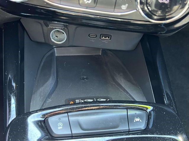 Certified 2024 Chevrolet Trax RS w/ Sunroof Package image 29