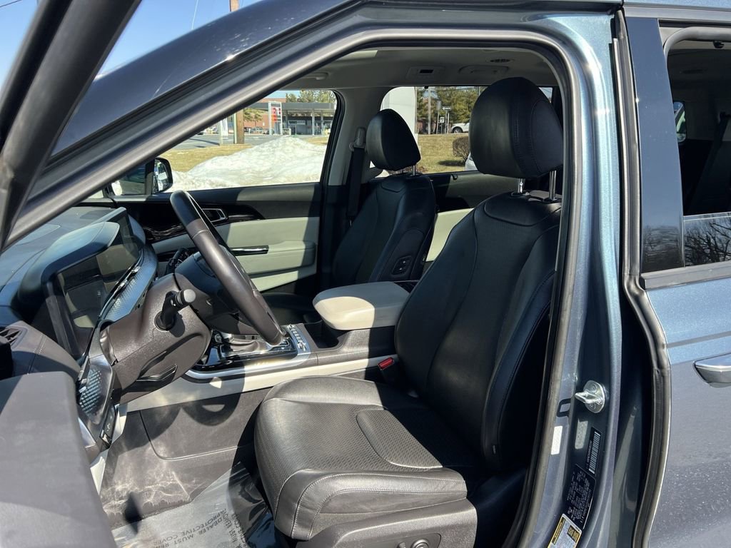 Used 2024 Kia Carnival SX Prestige image 13