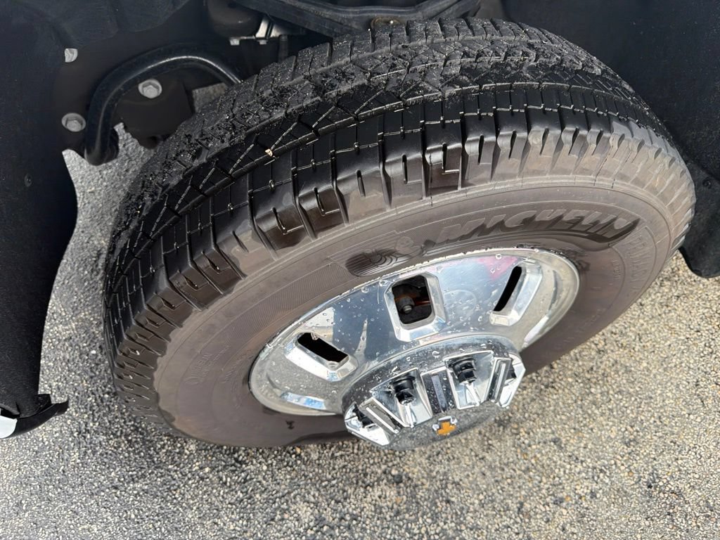 Used 2026 Chevrolet Silverado 3500 High Country w/ Technology Package AWD/4WD image 4
