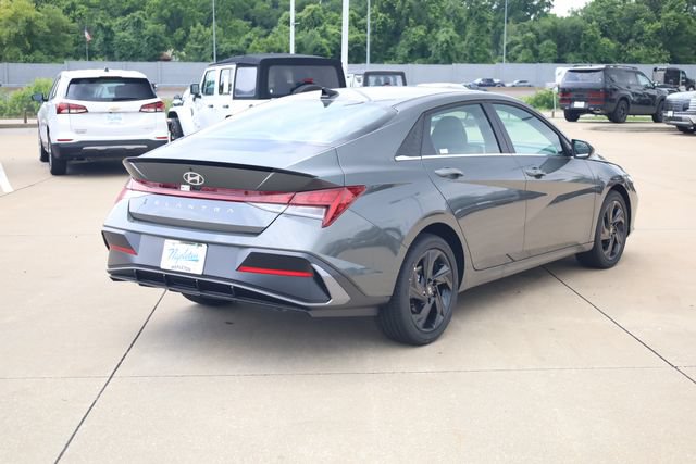 New 2026 Hyundai Elantra SEL Sport Premium FWD image 5