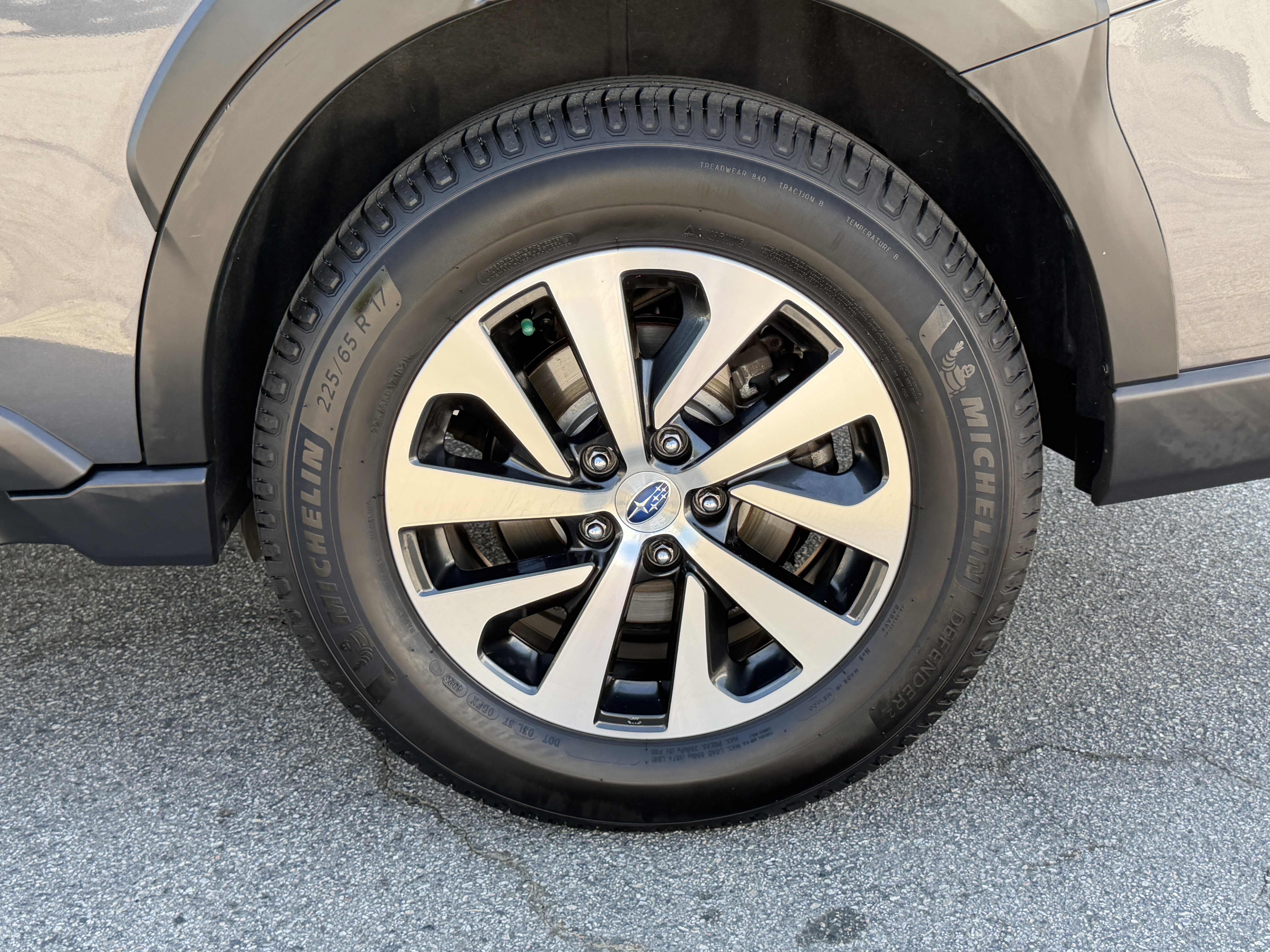 Used 2023 Subaru Outback Premium image 15