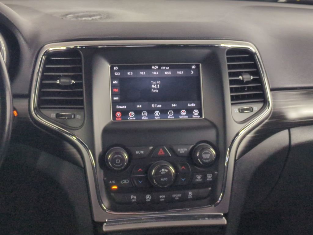 Used 2020 Jeep Grand Cherokee Laredo image 19