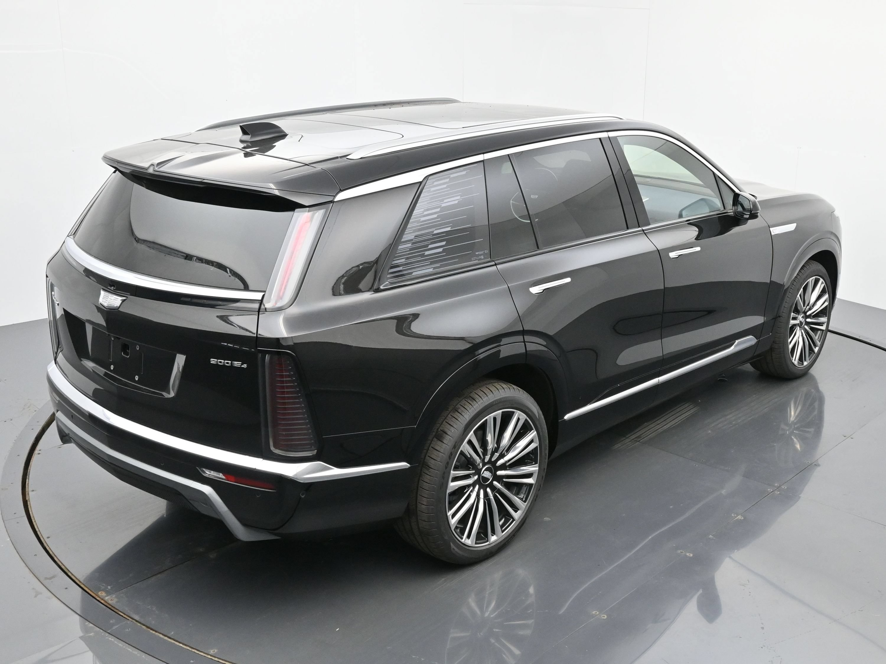 New 2026 Cadillac Vistiq Premium Luxury w/ LPO, Floor Liner Package AWD/4WD image 27