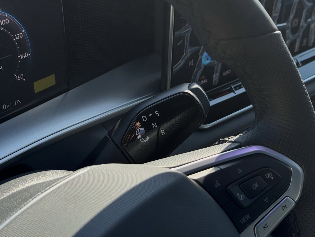 New 2025 Volkswagen Tiguan SE R-Line image 22