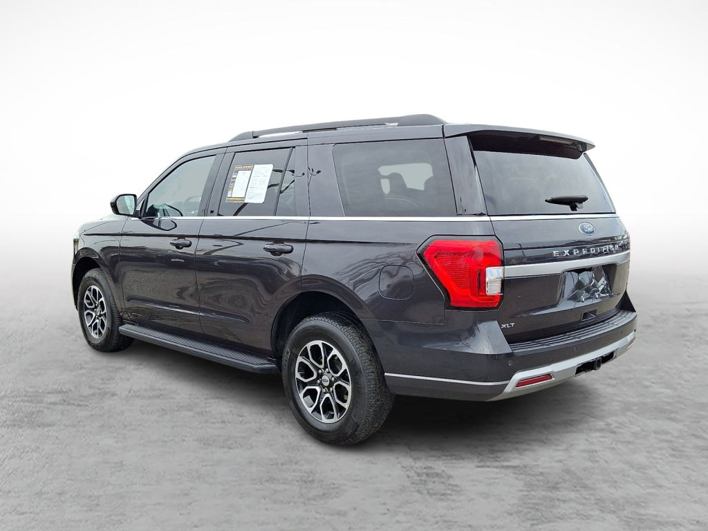 Used 2024 Ford Expedition XLT image 3