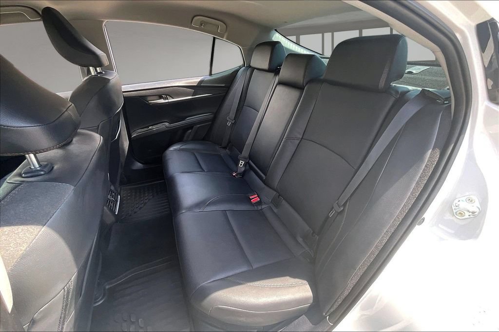 Used 2025 Toyota Camry XLE FWD image 21